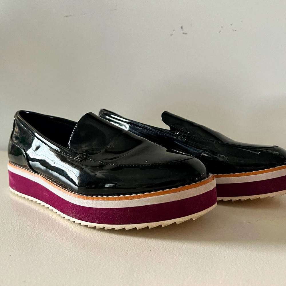 Platform pleather slides w/ purple stripe